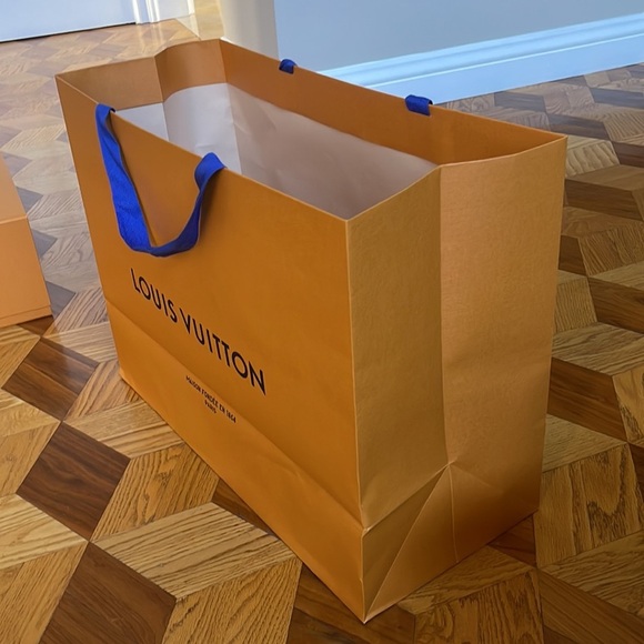 Louis Vuitton bag - Picture 2 of 2